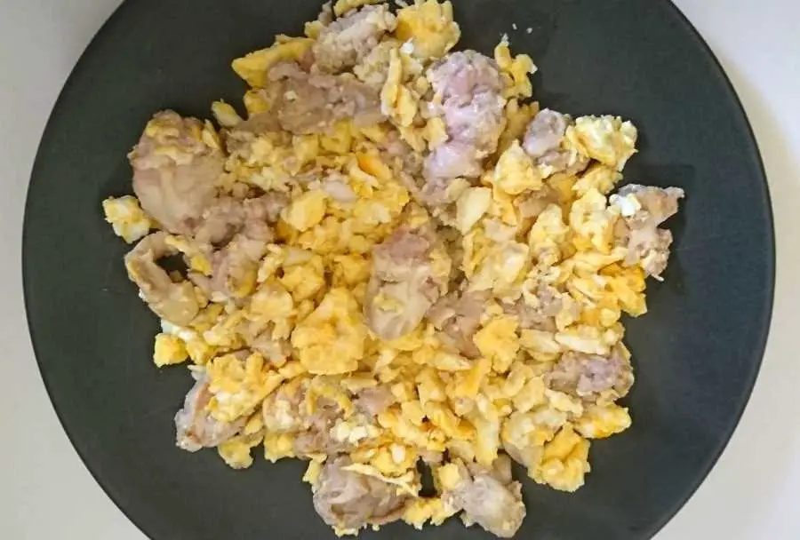 stir-fried lamb brains and eggs