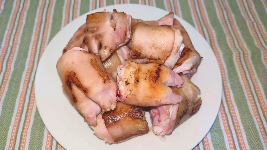 browned pig trotters in a bowl