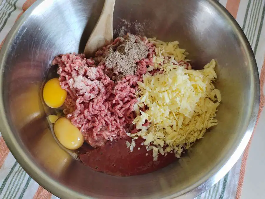 Raw ingredients for carnivore meatballs